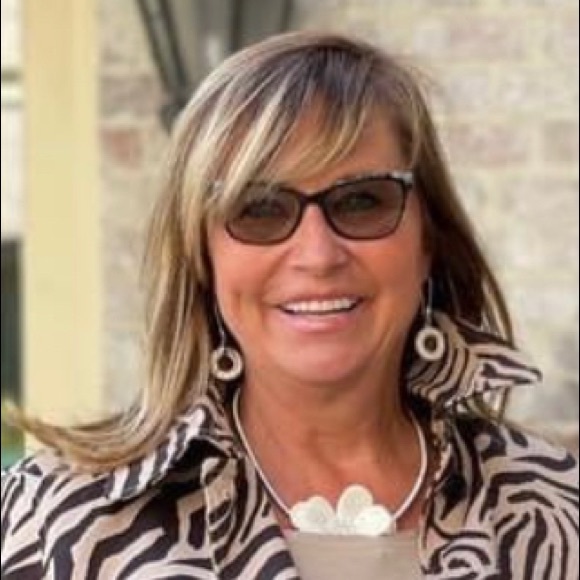 Meet your Posher, Sheila - Picture 2 of 5